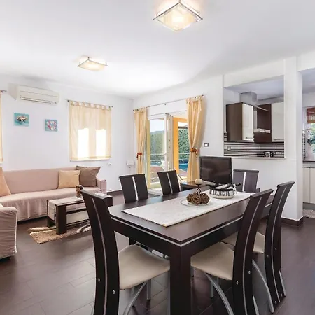 Lxxxi Apartament
