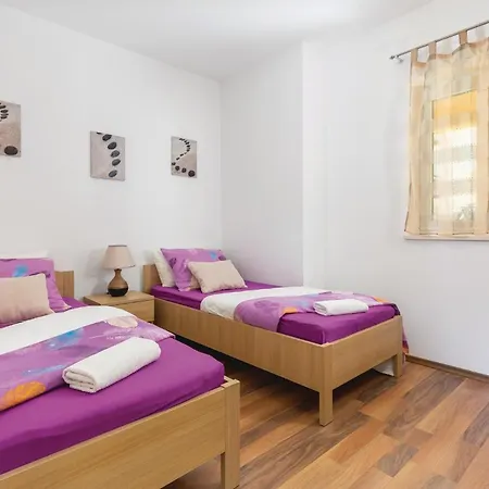 Lxxxi Apartament *